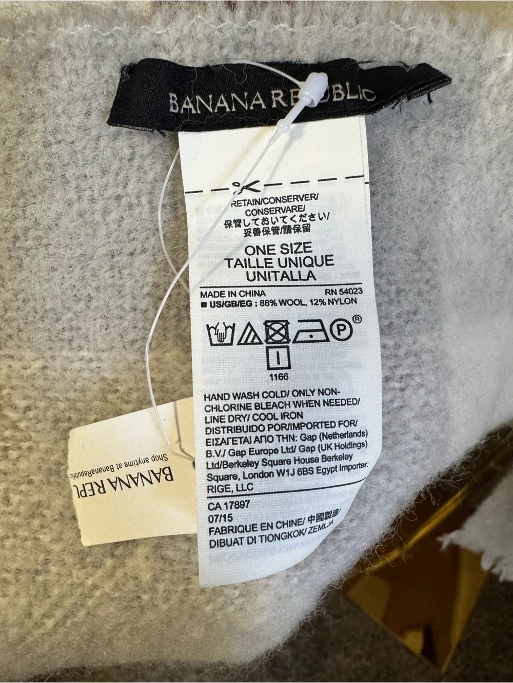 NWT Banana Republic Oversized Wool Blend Plaid Scarf/Wrap